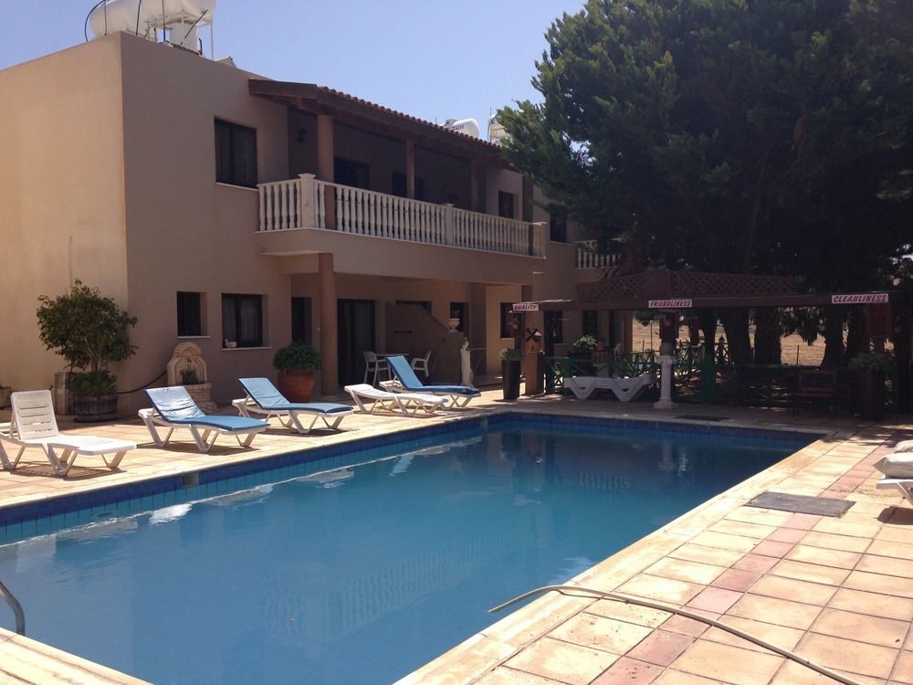 Anastasia Holiday Apartments Klorakas Buitenkant foto